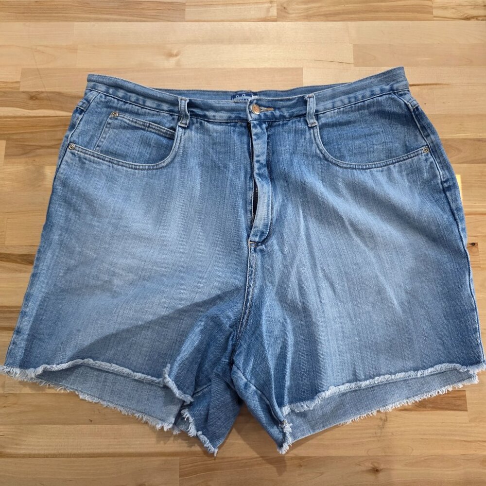 Venezia Jeans Denim Shorts - frayed hem- Women's Plus size 20